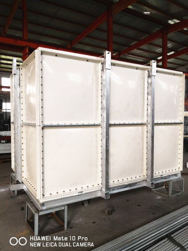 我們運(yùn)輸玻璃鋼水箱時(shí)應(yīng)該注意哪些問(wèn)題？