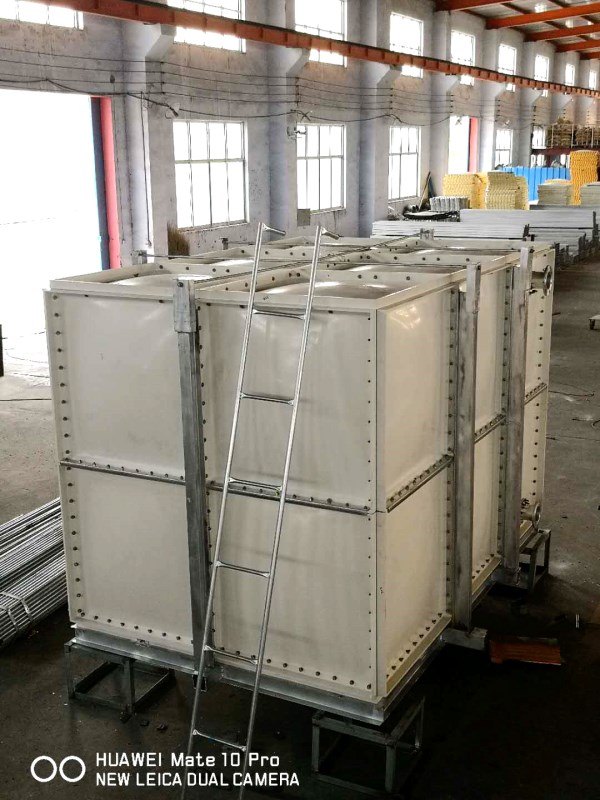 怎么解決玻璃鋼水箱漏水問(wèn)題?